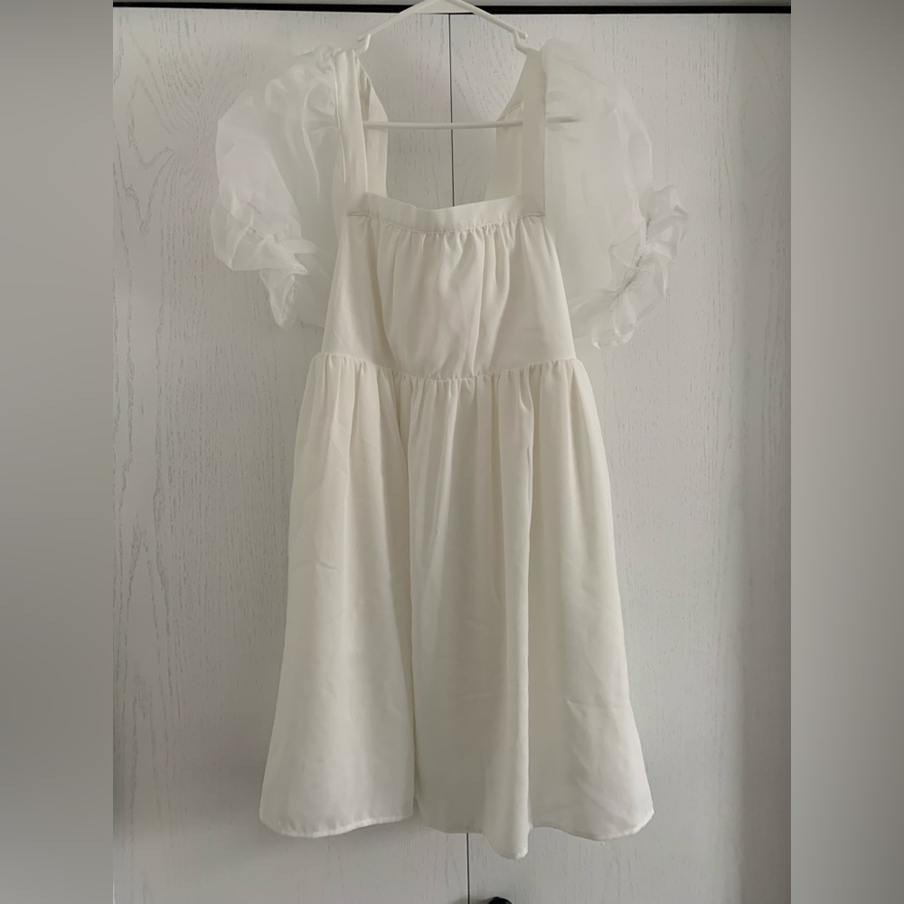 Brides!!! Poof Sleeve White Dress